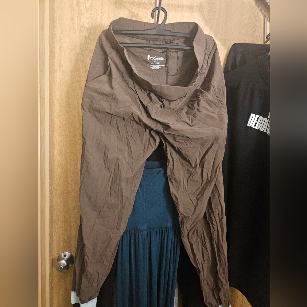 Cotopaxi Ara Jogger Pants Women's Large Side Pockets Stretch Hiking Athleisure